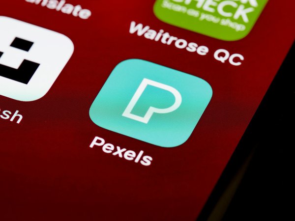 Quelles sont les stratégies derrière l'évolution continue de « Dragon Age » en tant que franchise de RPG ?